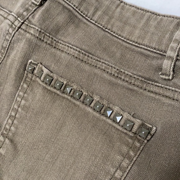 Distressed Shorts - Picture 6 of 7